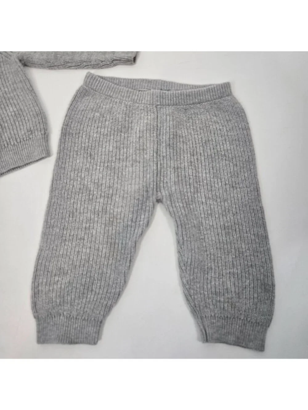 Baby Gap Ribbed Sweater Set Gray Knit Pants 2 Piece Fall Baby Size 6-12 Months